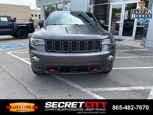 Used 2021 Jeep Grand Cherokee Trailhawk w/ Trailhawk Luxury Group AWD/4WD image 2