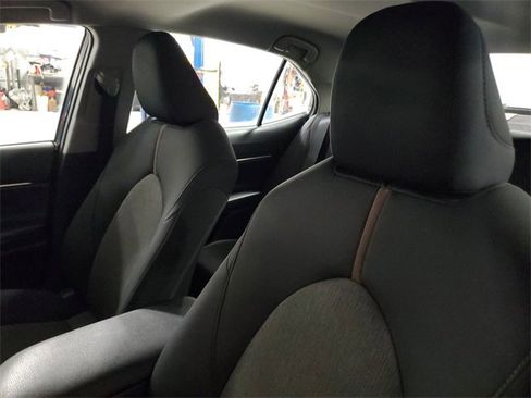 Used 2019 Toyota Camry LE image 16