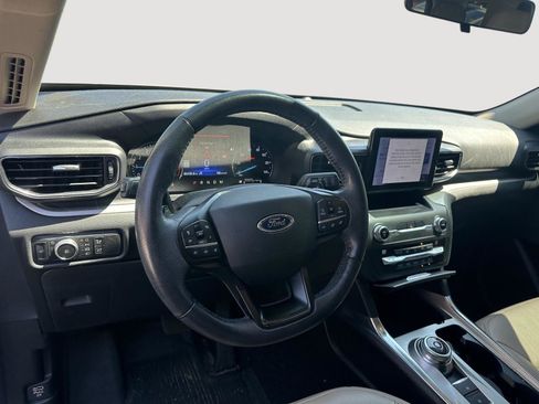 Used 2020 Ford Explorer XLT w/ Equipment Group 202A RWD image 10