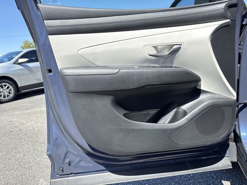 Used 2025 Hyundai Tucson SEL FWD image 14