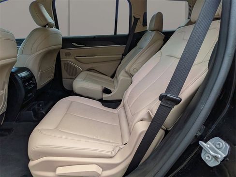 Used 2021 Jeep Grand Cherokee L Limited w/ Luxury Tech Group II image 13