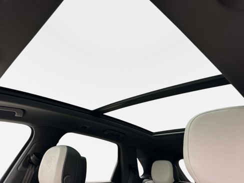 Used 2024 Porsche Cayenne Base image 23