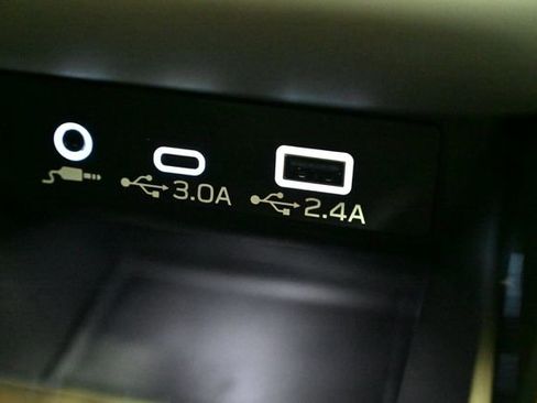 Used 2025 Subaru Outback Premium image 31