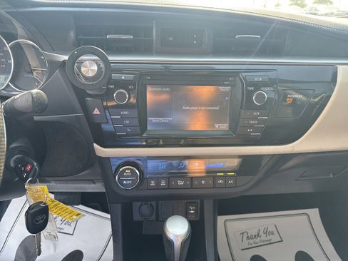 Used 2016 Toyota Corolla LE FWD image 21