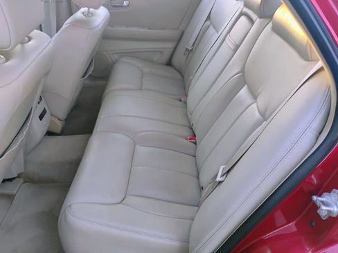 Used 2008 Cadillac DTS FWD image 11