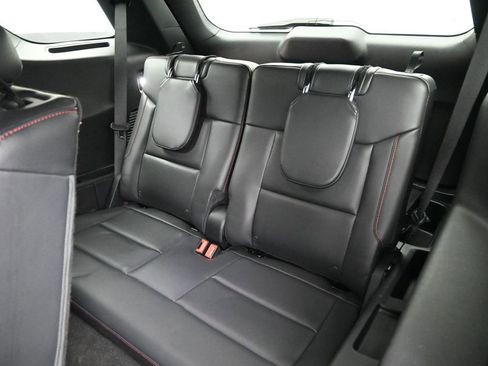 Used 2025 Ford Explorer ST-Line w/ ST-Line Street Pack image 30