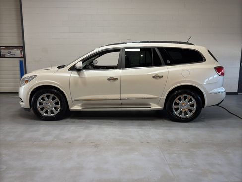 Used 2015 Buick Enclave Premium image 2