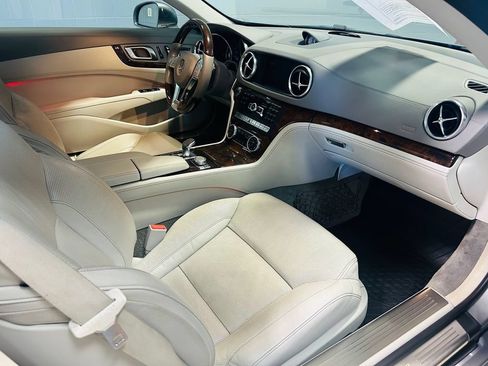 Used 2013 Mercedes-Benz SL 550 image 18
