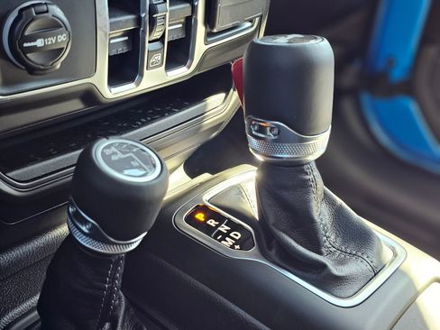 New 2026 Jeep Wrangler Unlimited Sahara AWD/4WD image 16