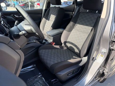 Certified 2022 Nissan Rogue Sport SV FWD image 32
