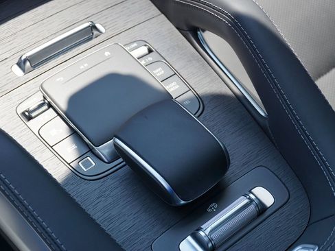 Certified 2025 Mercedes-Benz GLE 580 4MATIC image 20