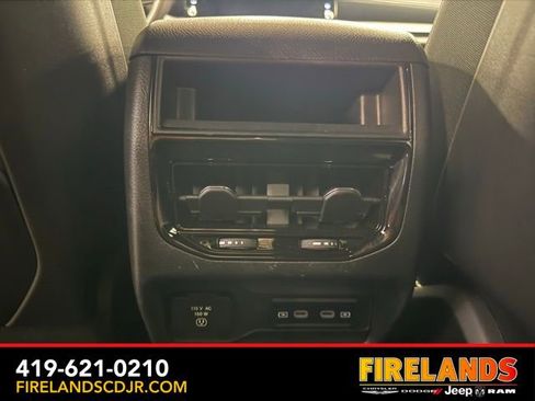 New 2026 Jeep Grand Cherokee Altitude image 21