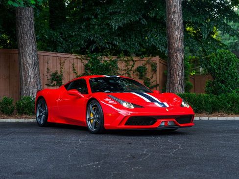 Used 2015 Ferrari 458 Speciale Coupe RWD image 4