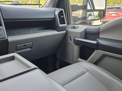 Used 2022 Ford F250 XL w/ Power Equipment Group AWD/4WD image 11