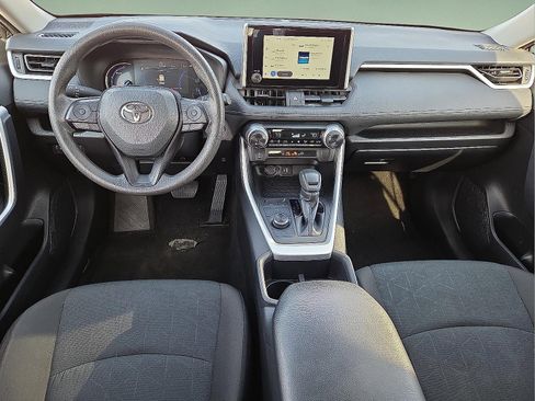 Used 2025 Toyota RAV4 XLE image 11