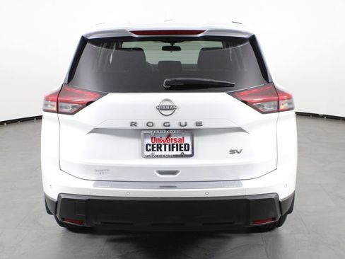 Certified 2024 Nissan Rogue SV FWD image 11