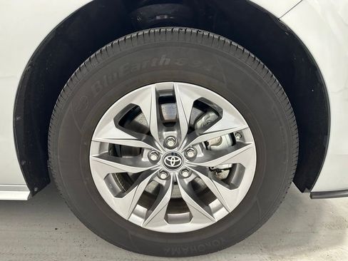 Used 2025 Toyota Sienna LE image 67