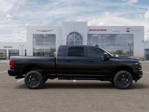 New 2025 RAM 2500 Laramie image 38