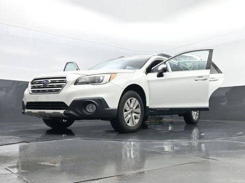 Used 2017 Subaru Outback 2.5i Premium image 35