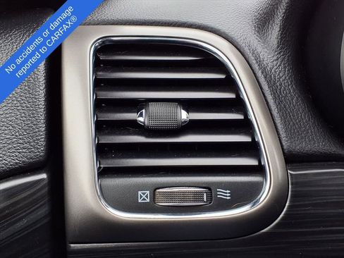 Used 2020 Jeep Grand Cherokee Altitude image 22