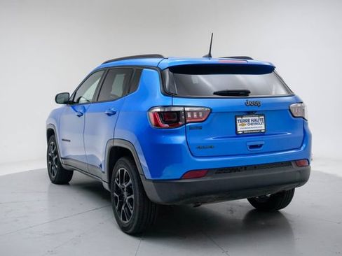 Used 2025 Jeep Compass Latitude w/ Convenience Group AWD/4WD image 4