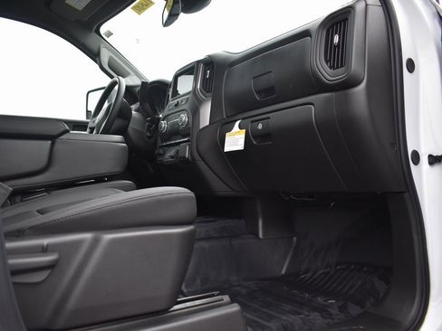 New 2026 GMC Sierra 3500 Pro w/ Convenience Package image 9