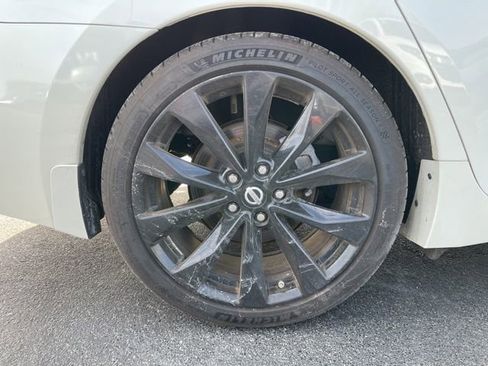Used 2017 Nissan Maxima SR w/ Midnight Edition FWD image 9