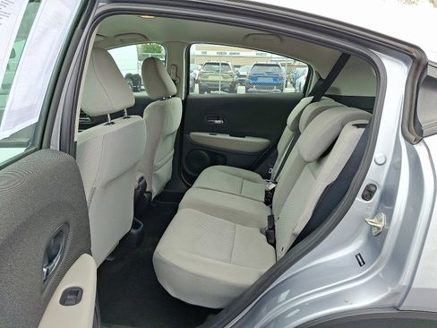 Used 2019 Honda HR-V LX image 11