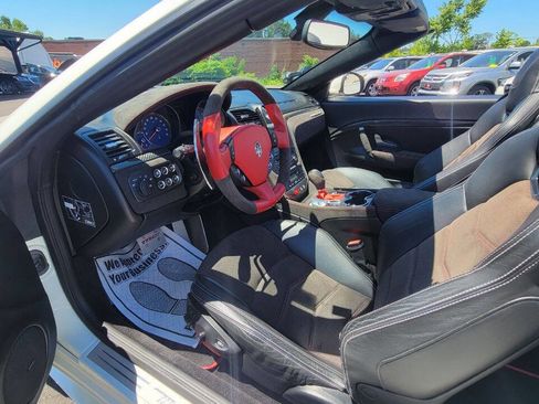 Used 2015 Maserati GranTurismo Sport RWD image 18