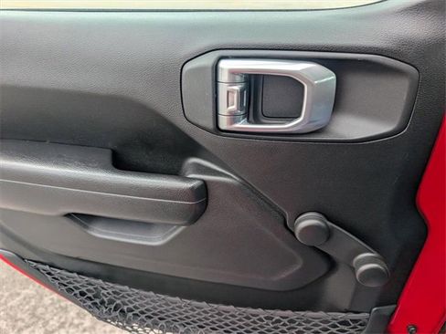 Used 2022 Jeep Wrangler Willys image 15