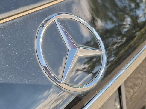 Used 2018 Mercedes-Benz GLC 300 4MATIC image 11
