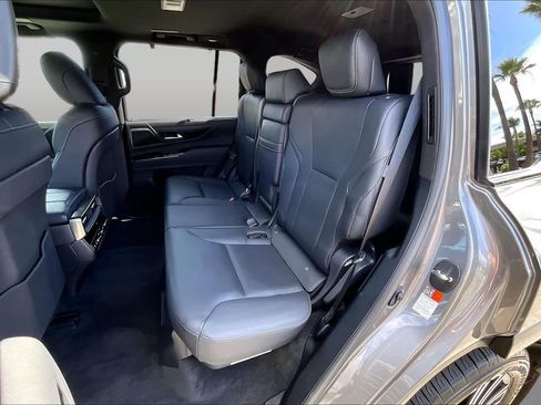 Used 2024 Lexus LX 600 4WD w/ Appearance Package image 18