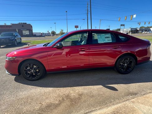 New 2025 Honda Accord SE image 5