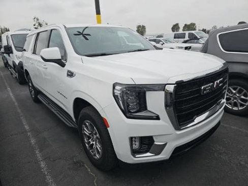 Used 2022 GMC Yukon XL SLE w/ Max Trailering Package AWD/4WD image 3