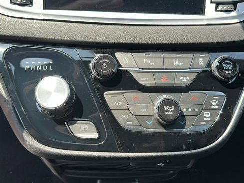 New 2026 Chrysler Voyager LX image 14