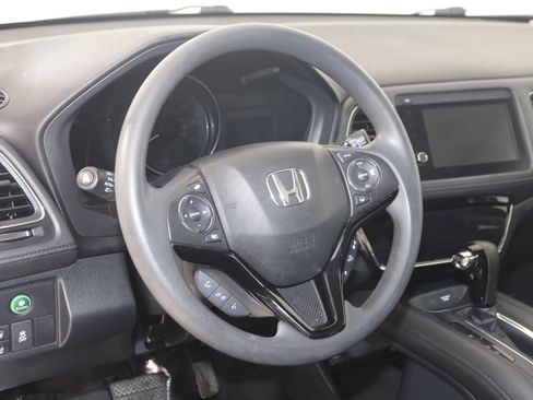 Used 2022 Honda HR-V EX image 6
