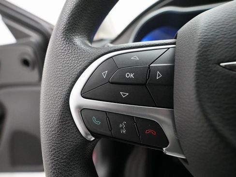 Used 2016 Chrysler 200 Limited image 17
