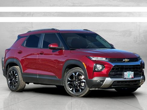 Used 2022 Chevrolet TrailBlazer LT w/ Convenience Package image 2