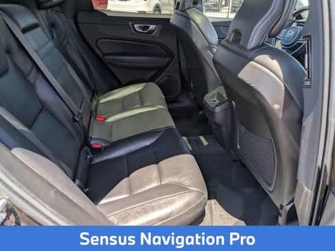 Used 2021 Volvo XC60 T5 Momentum w/ Premium Package FWD image 28