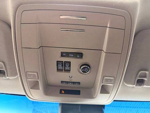 Used 2019 Chevrolet Tahoe Premier AWD/4WD image 46