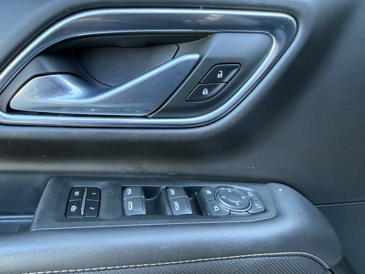 Used 2022 Chevrolet Suburban Premier AWD/4WD image 33