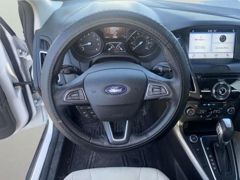 Used 2017 Ford Focus Titanium w/ Titanium Technology Package image 27
