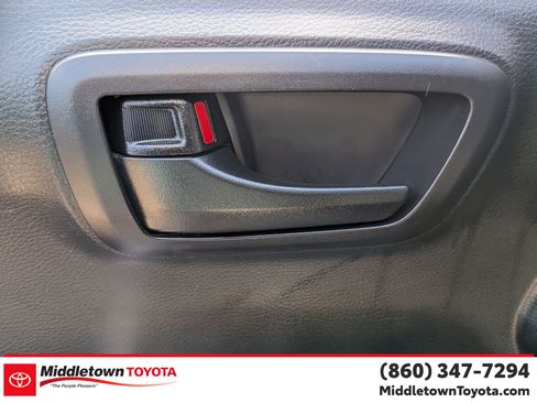 Certified 2020 Toyota Tacoma SR5 AWD/4WD image 11