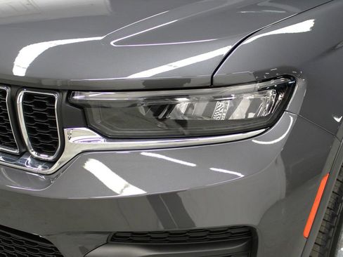 New 2025 Jeep Grand Cherokee Laredo X w/ Luxury Tech Group I image 33