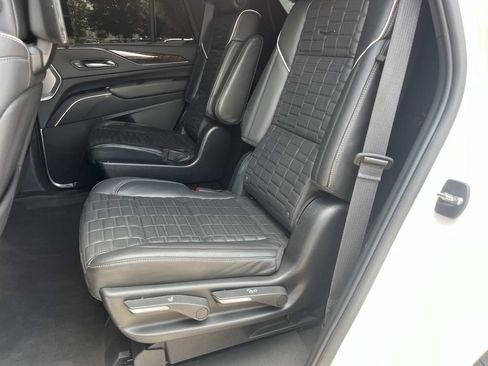 Used 2024 Cadillac Escalade Premium Luxury Platinum AWD/4WD image 22