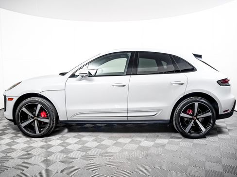 Certified 2025 Porsche Macan S AWD/4WD image 2