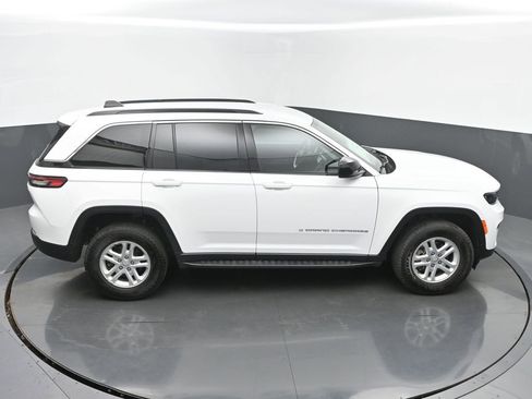 Used 2024 Jeep Grand Cherokee Laredo image 43