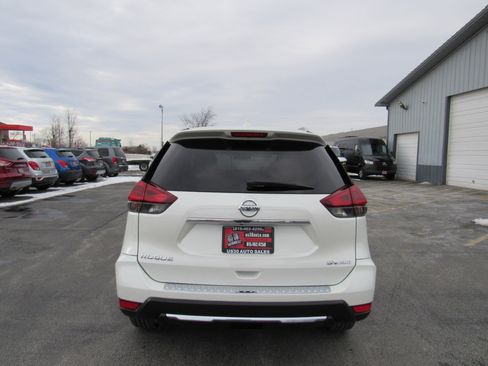 Used 2018 Nissan Rogue SV image 4