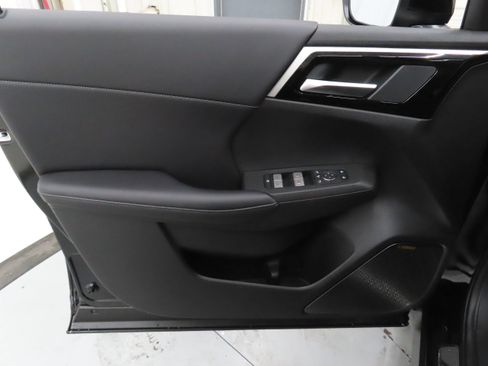 New 2026 Mitsubishi Outlander SE FWD image 10