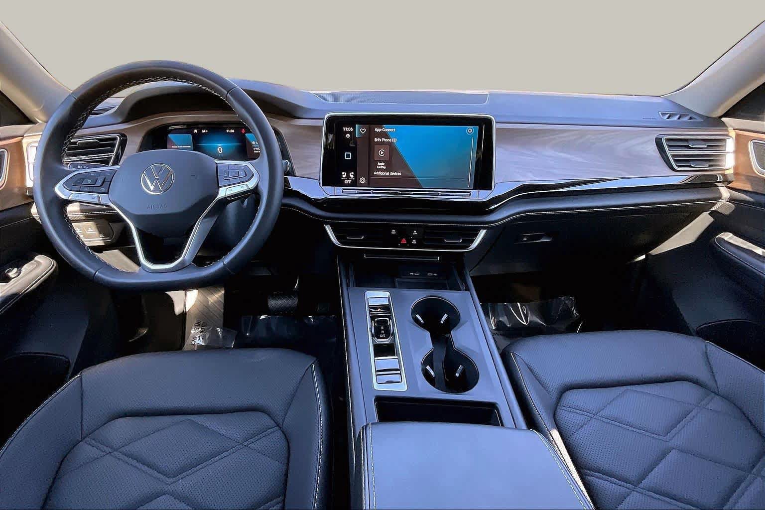 Used 2024 Volkswagen Atlas SE FWD image 14